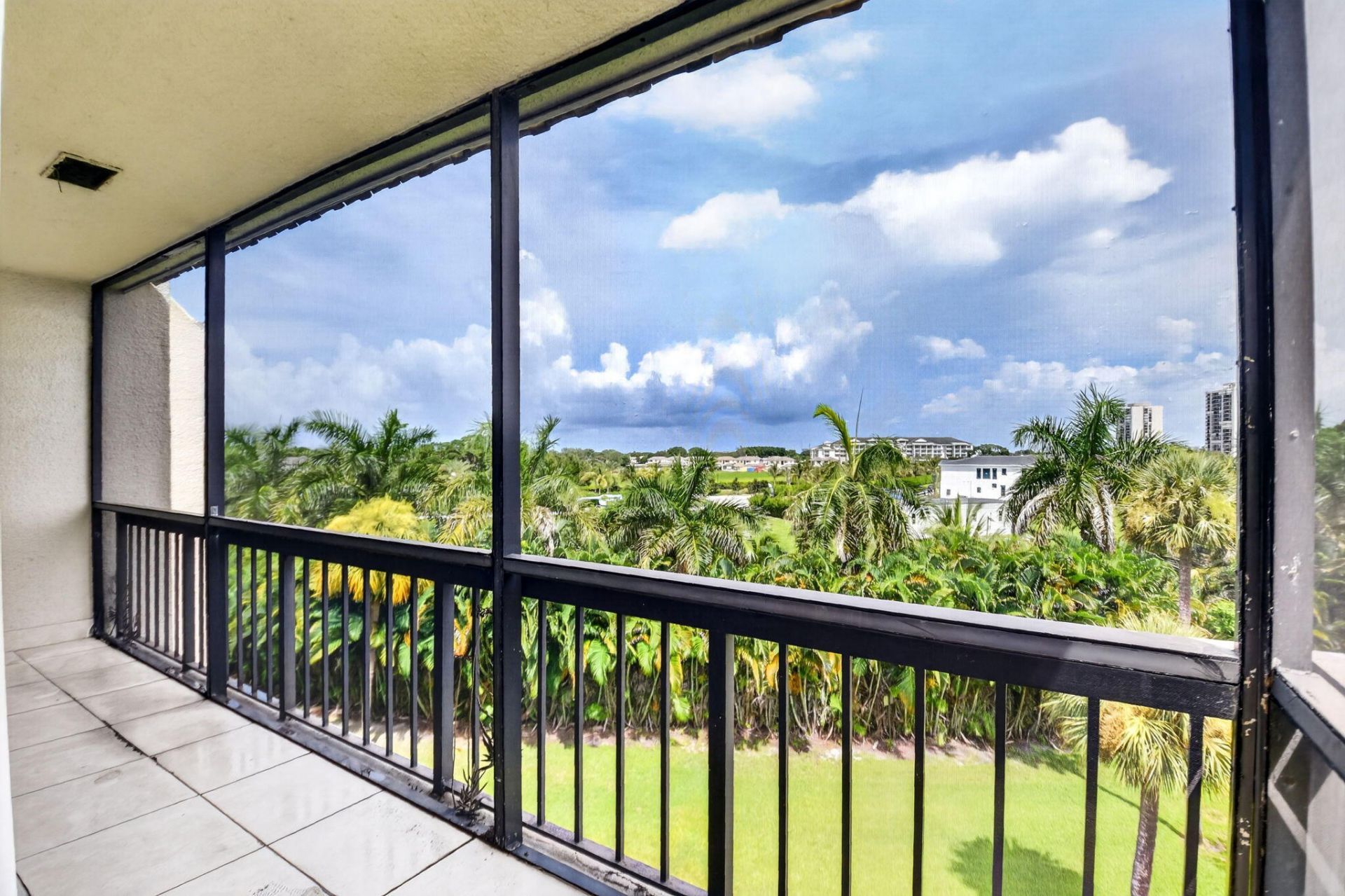 3050 Presidential Way, Unit 407, West Palm Beach, FL 33401 Photo