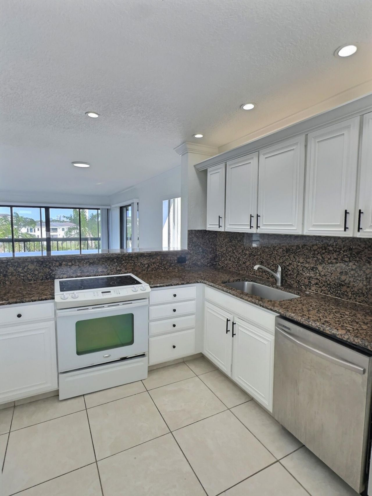 3050 Presidential Way, Unit 407, West Palm Beach, FL 33401 Photo