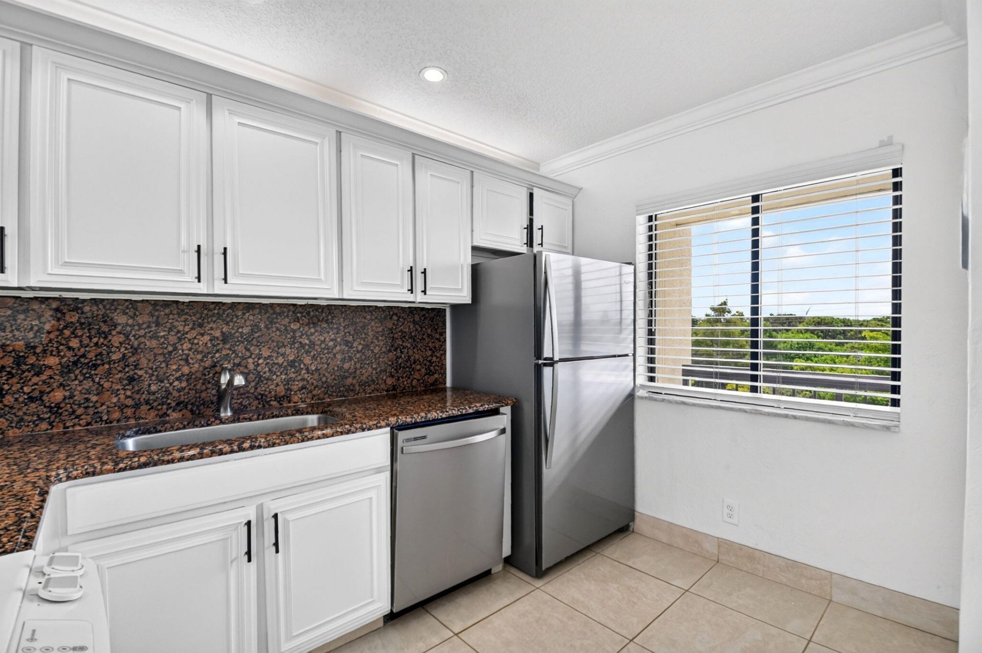 3050 Presidential Way, Unit 407, West Palm Beach, FL 33401 Photo