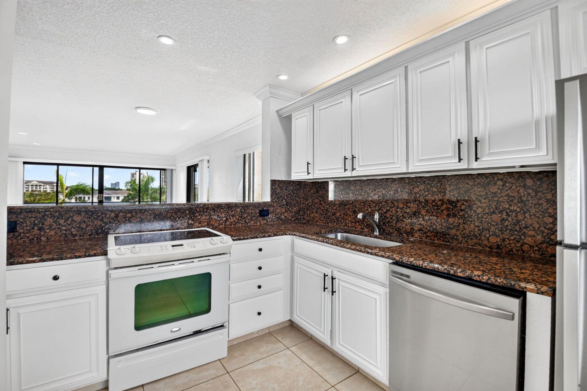 3050 Presidential Way, Unit 407, West Palm Beach, FL 33401 Photo