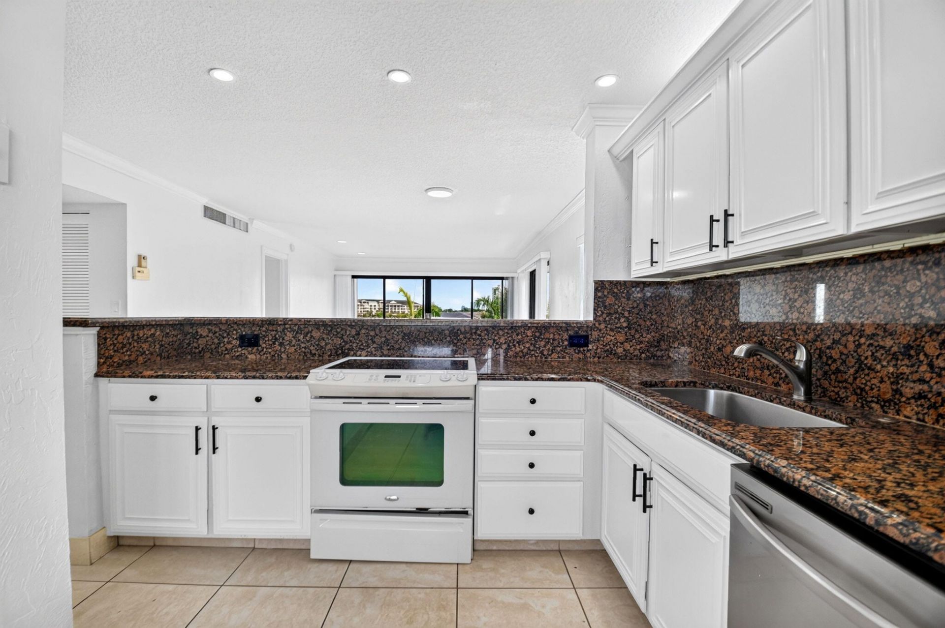 3050 Presidential Way, Unit 407, West Palm Beach, FL 33401 Photo