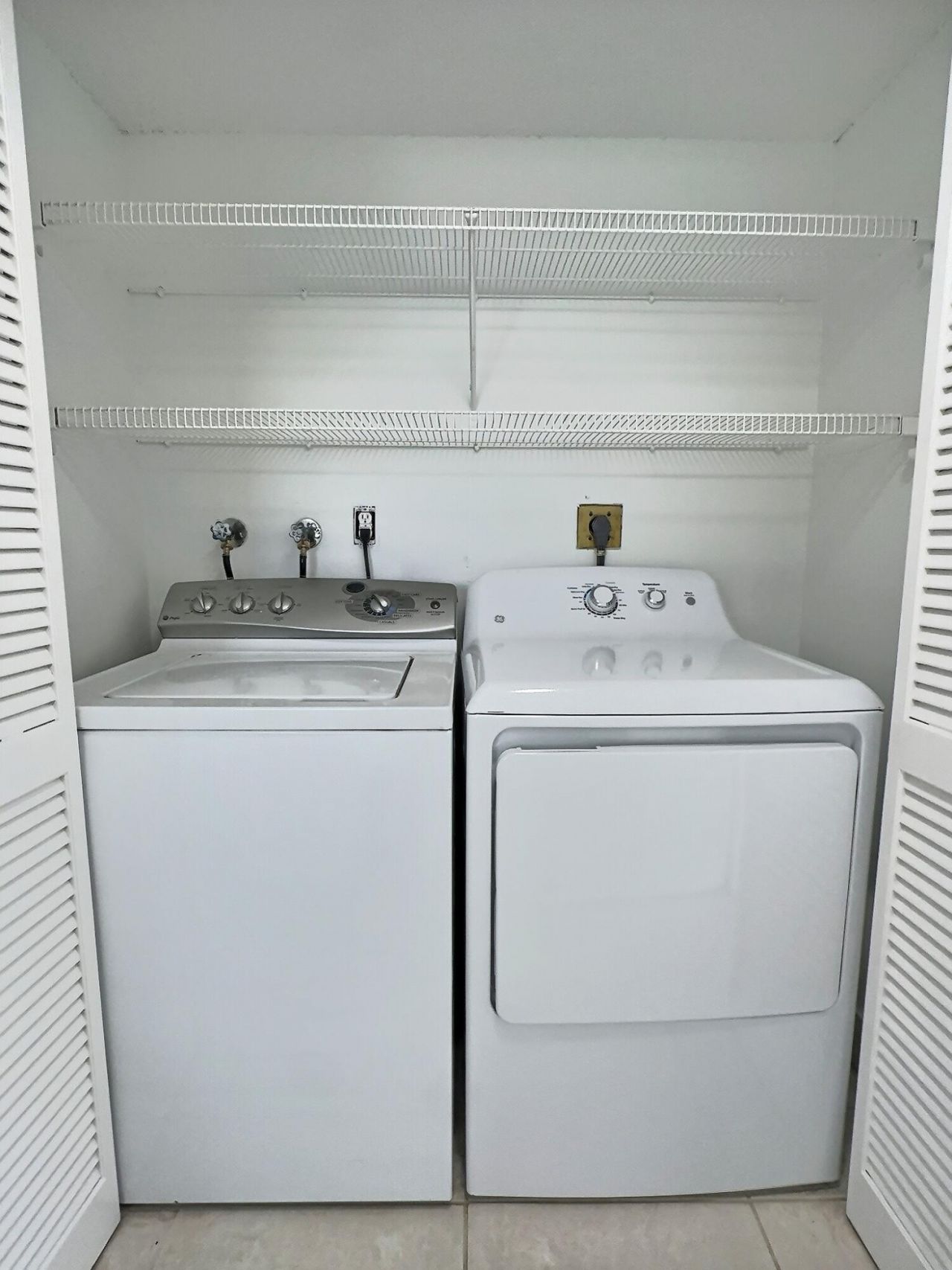 3050 Presidential Way, Unit 407, West Palm Beach, FL 33401 Photo