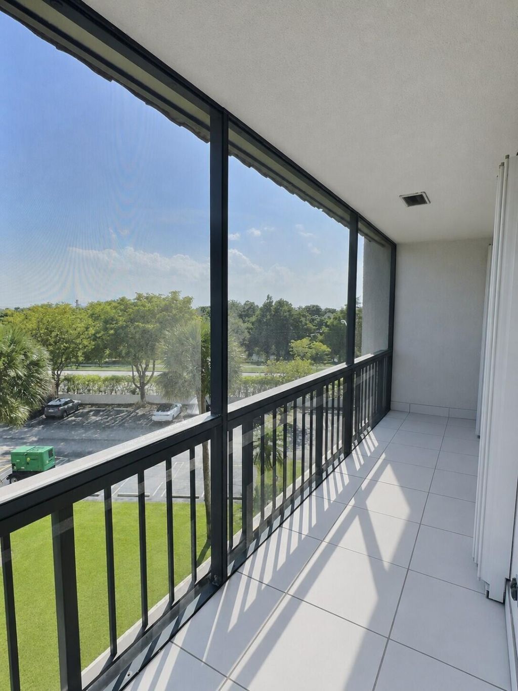 3050 Presidential Way, Unit 407, West Palm Beach, FL 33401 Photo