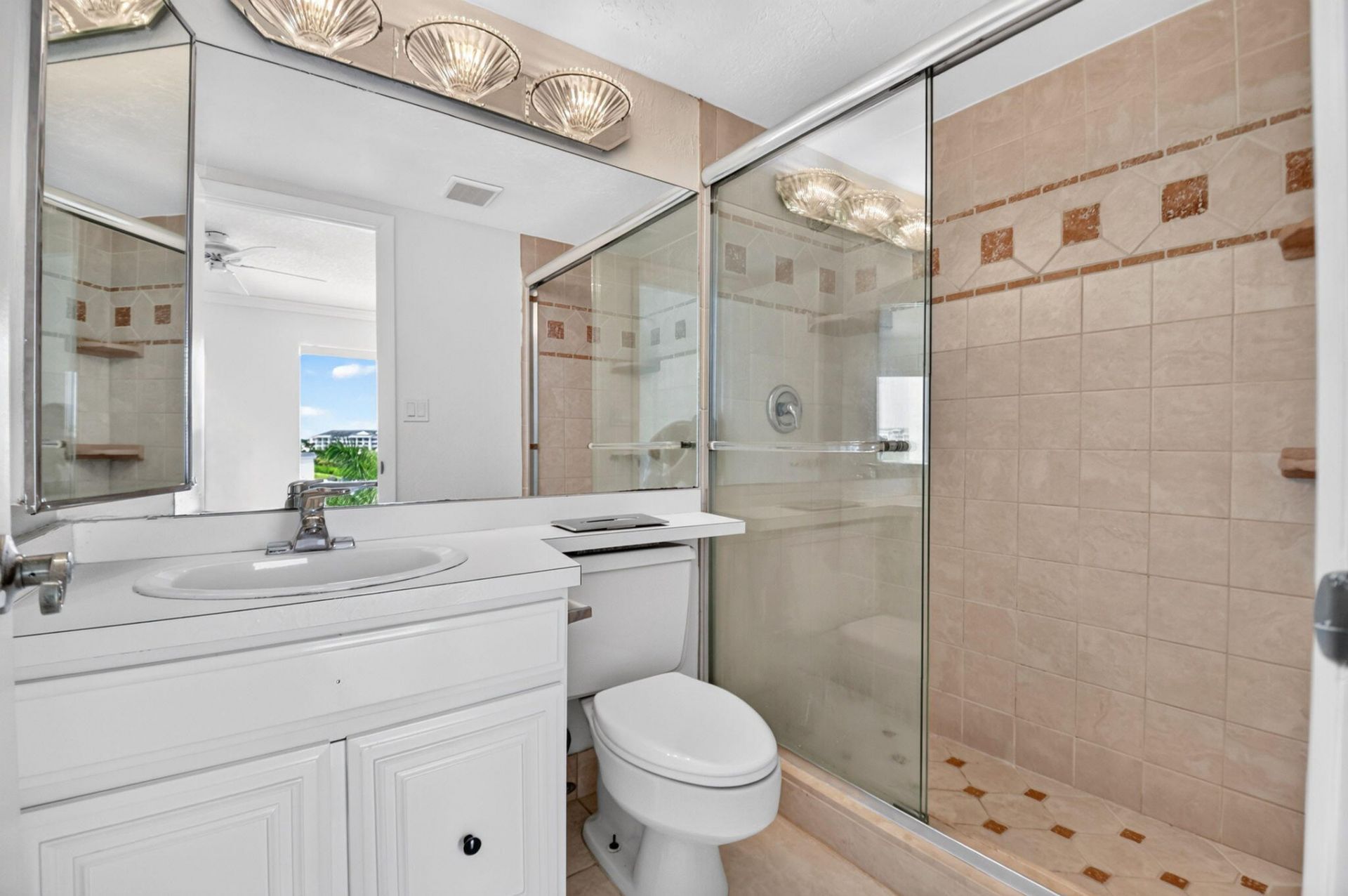 3050 Presidential Way, Unit 407, West Palm Beach, FL 33401 Photo