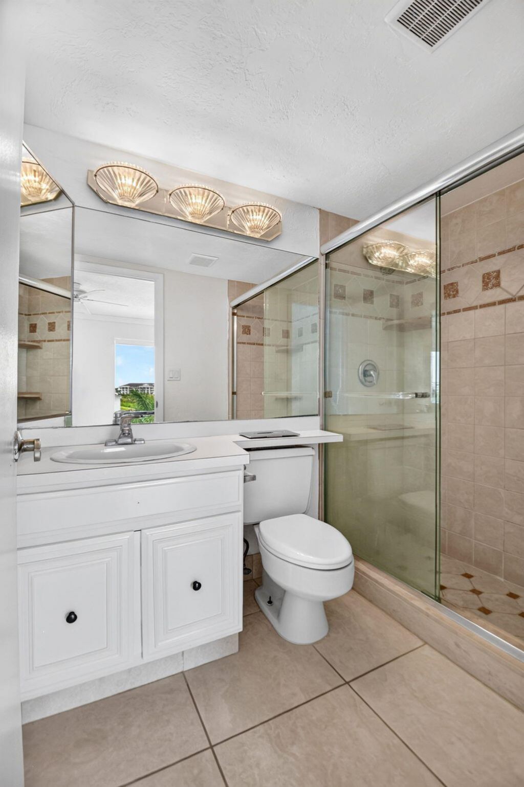 3050 Presidential Way, Unit 407, West Palm Beach, FL 33401 Photo