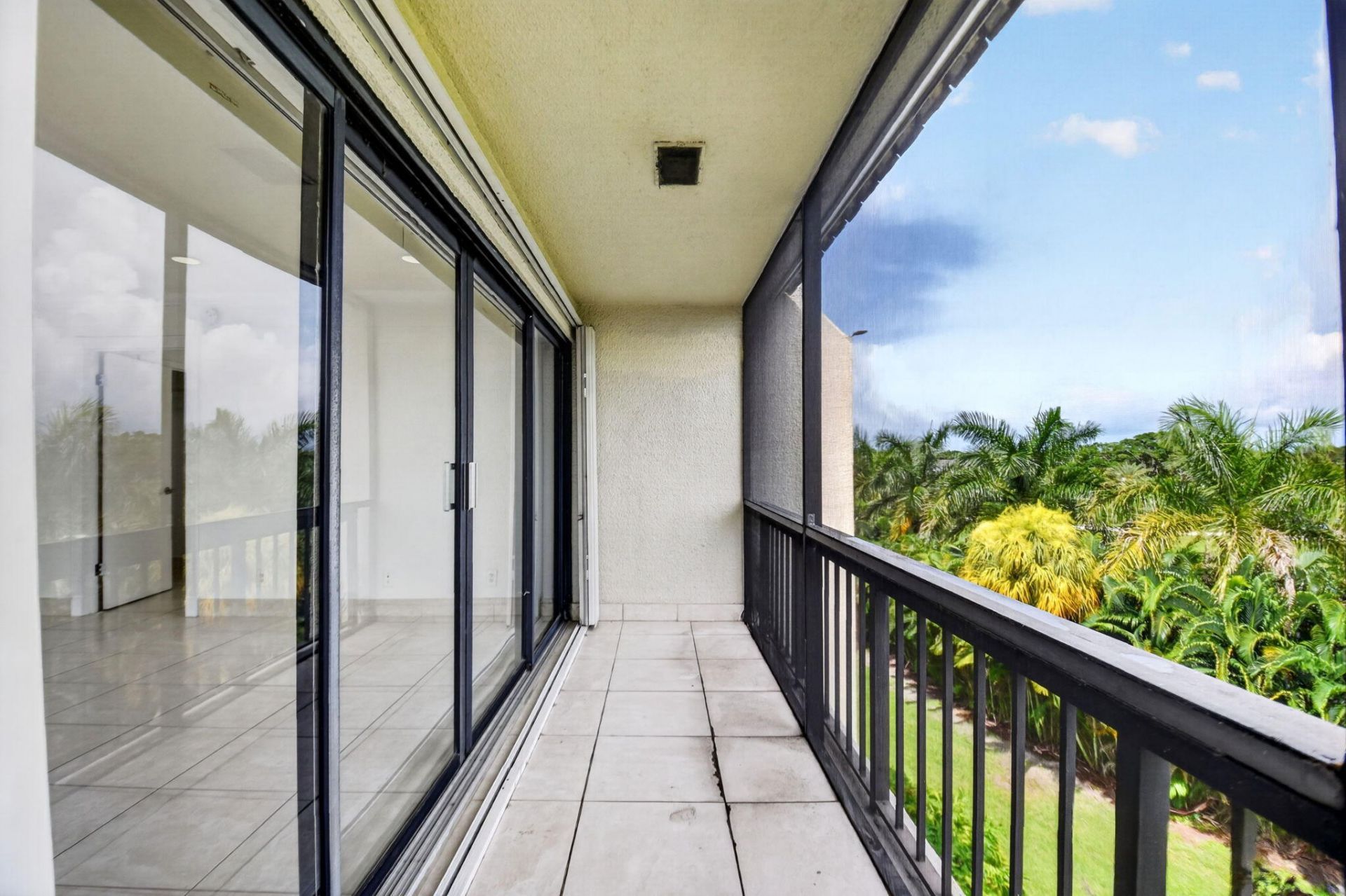 3050 Presidential Way, Unit 407, West Palm Beach, FL 33401 Photo