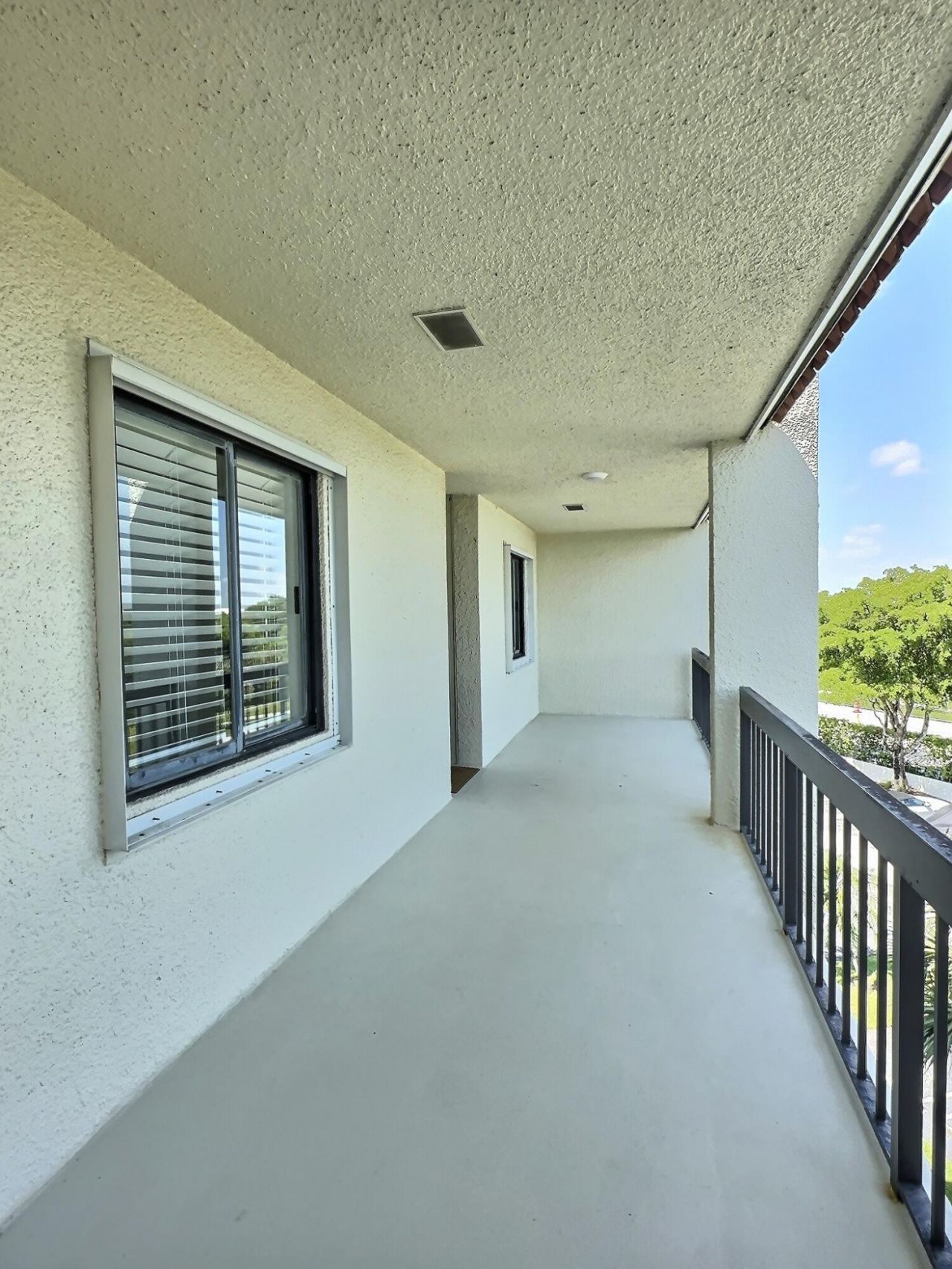3050 Presidential Way, Unit 407, West Palm Beach, FL 33401 Photo