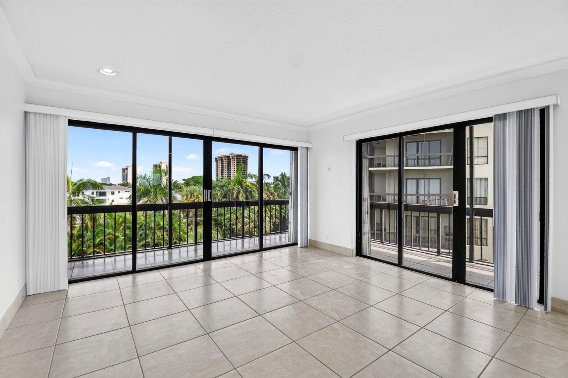 3050 Presidential Way, Unit 407, West Palm Beach, FL 33401 Photo