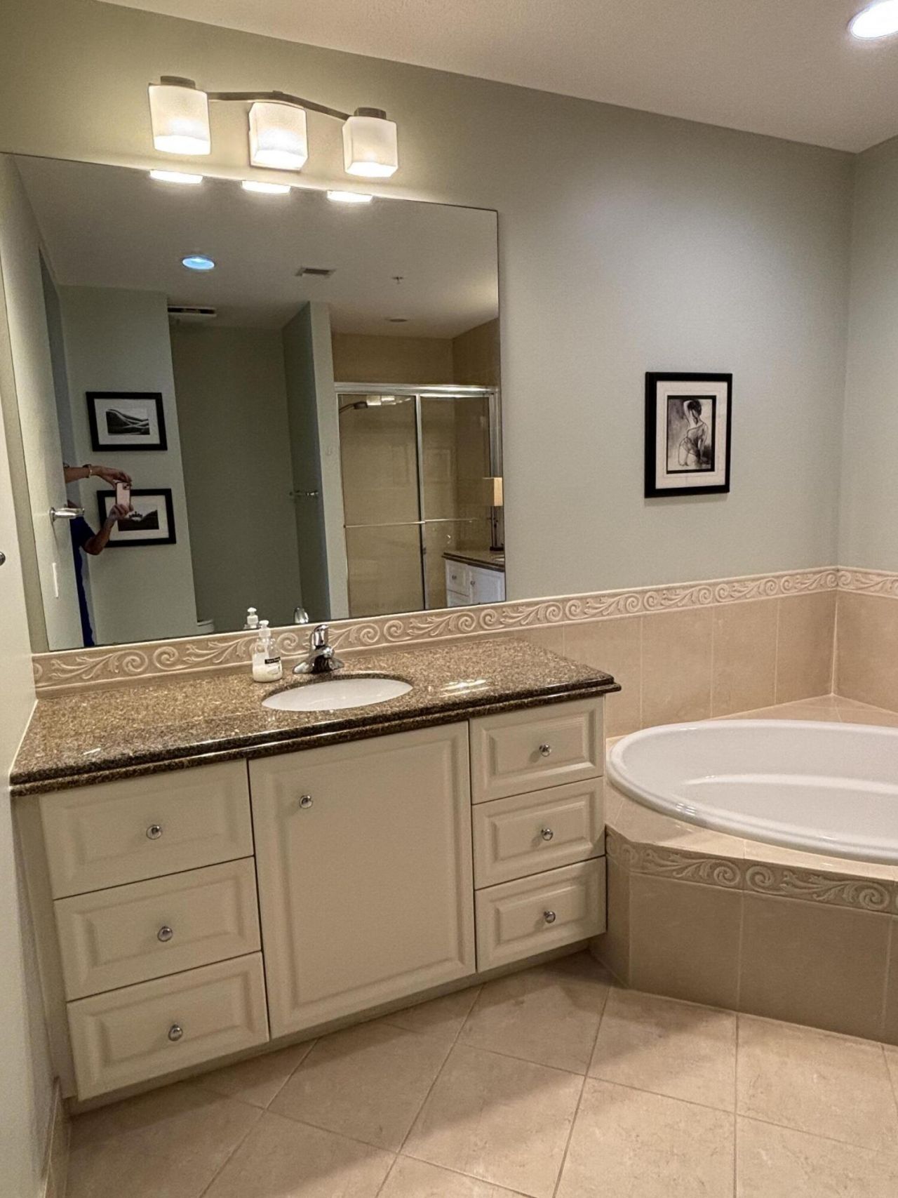 29 Harbour Isle W, Unit 102, Fort Pierce, FL 34949 Photo