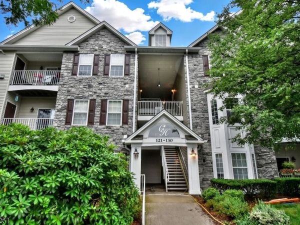 124 Barrister Dr, Butler, NJ 07405