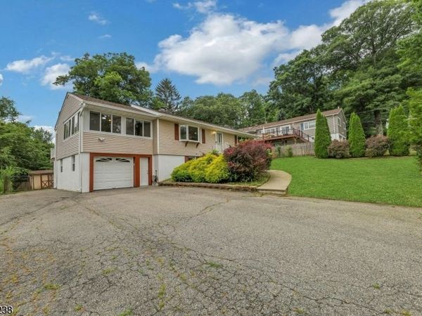406 High Crest Dr, West Milford, NJ 07480