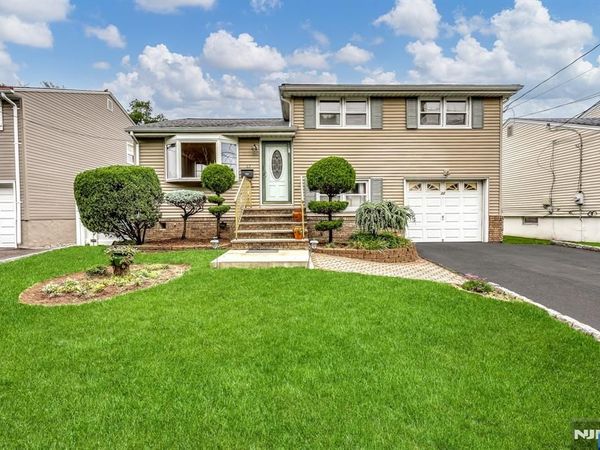37 Cedar Drive, ROCHELLE PARK, NJ 07662