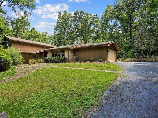 2032 Gunstock Drive, Tucker, GA 30087
