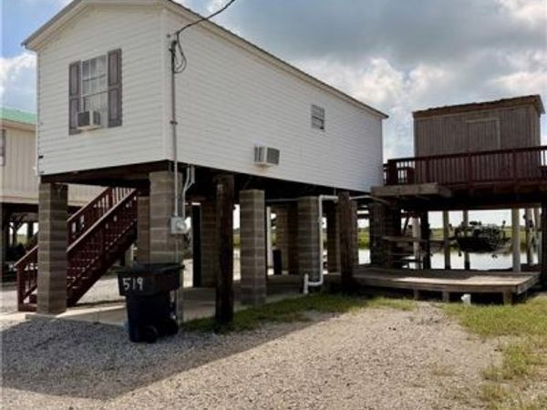 519 MARTIN Lane, Port Sulphur, LA 70083