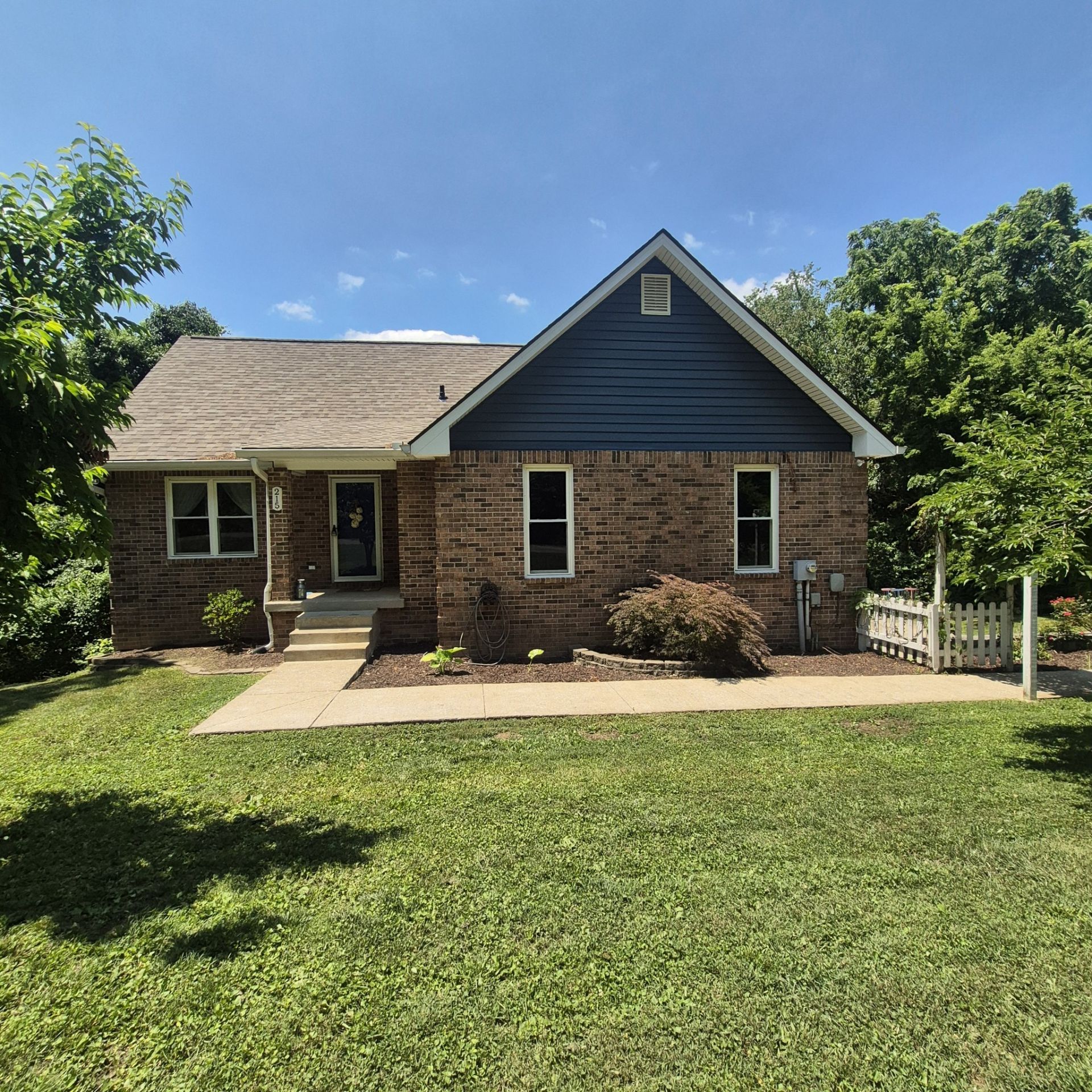 215 April Dr, Old Hickory, TN 37138 Main Photo