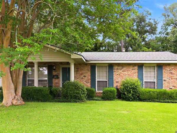 287 E Holly Dr, Baton Rouge, LA 70819
