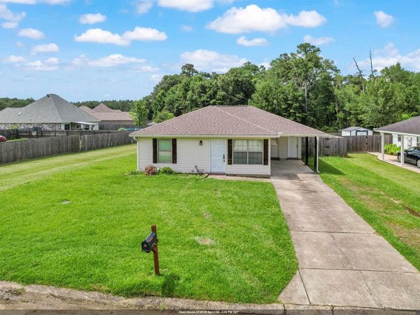 12837 Mulberry Dr, Denham Springs, LA 70726