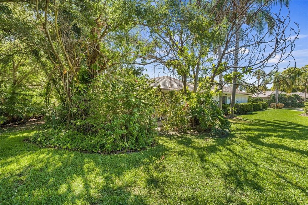 129 Prestwick Circle, Vero Beach, FL 32967 Photo