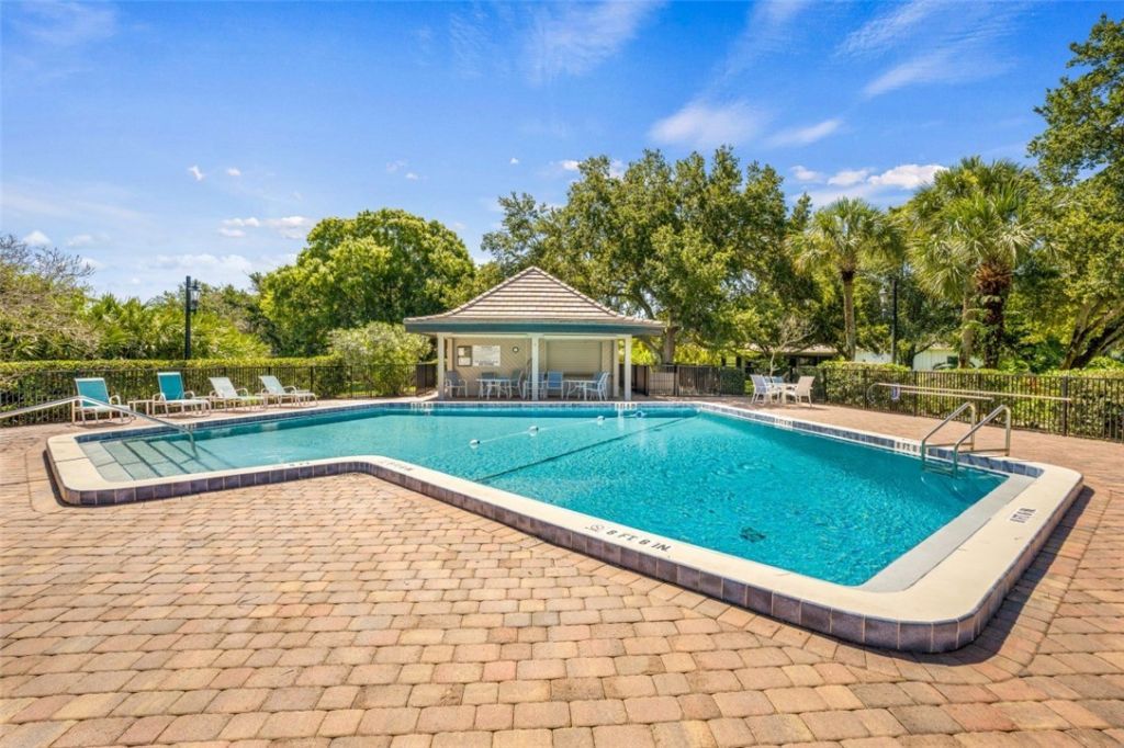 129 Prestwick Circle, Vero Beach, FL 32967 Photo