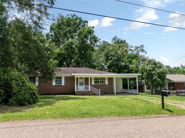 325 Alpine Street, Chickasaw, AL 36611