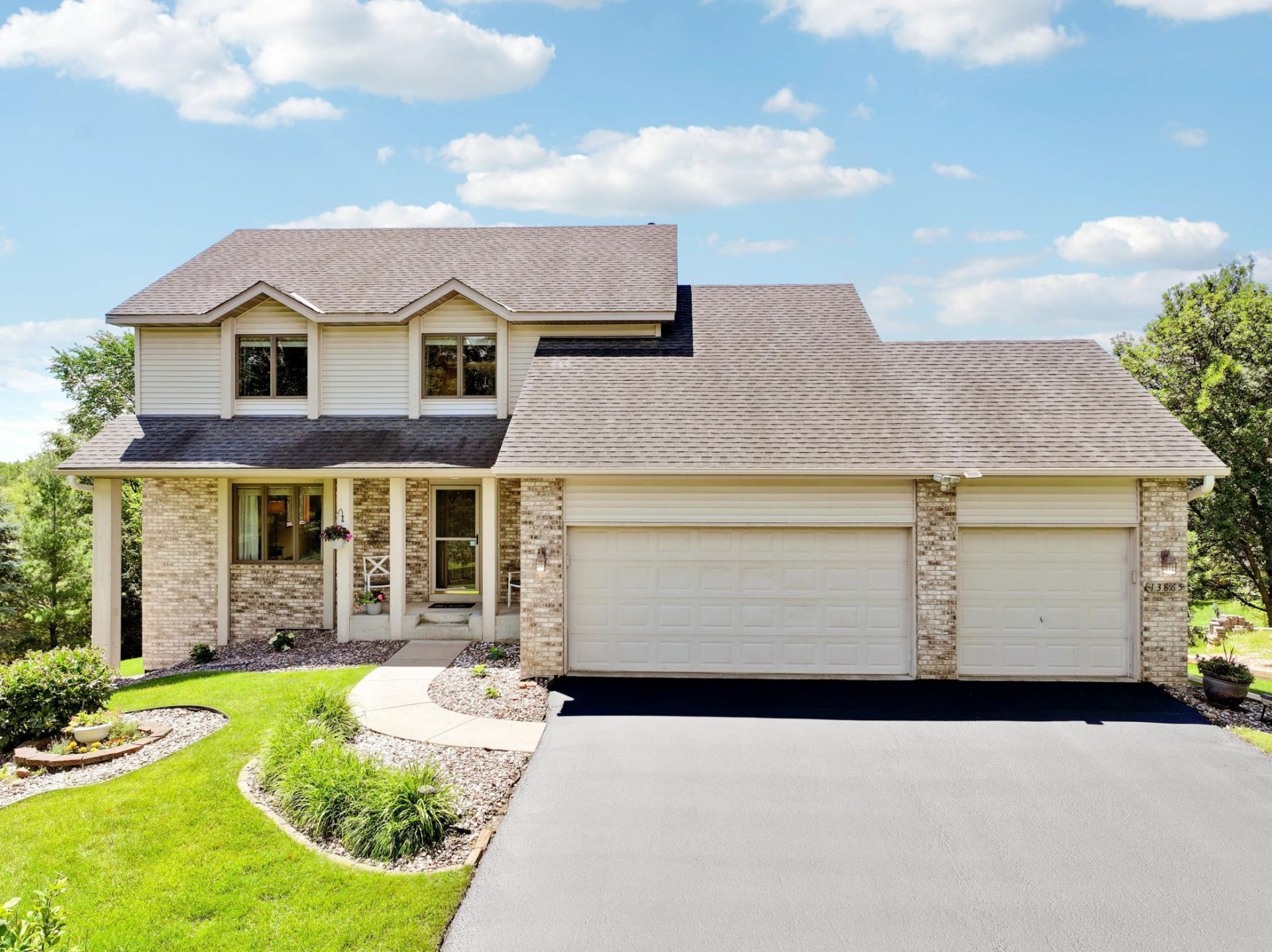 13865 Forest Hill Road, Eden Prairie, MN 55346 Main Photo
