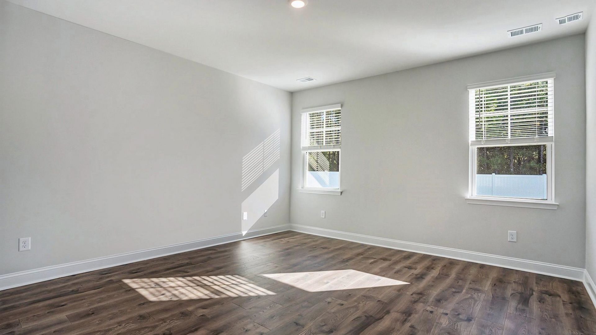 917 Ireland Dr. Photo 13