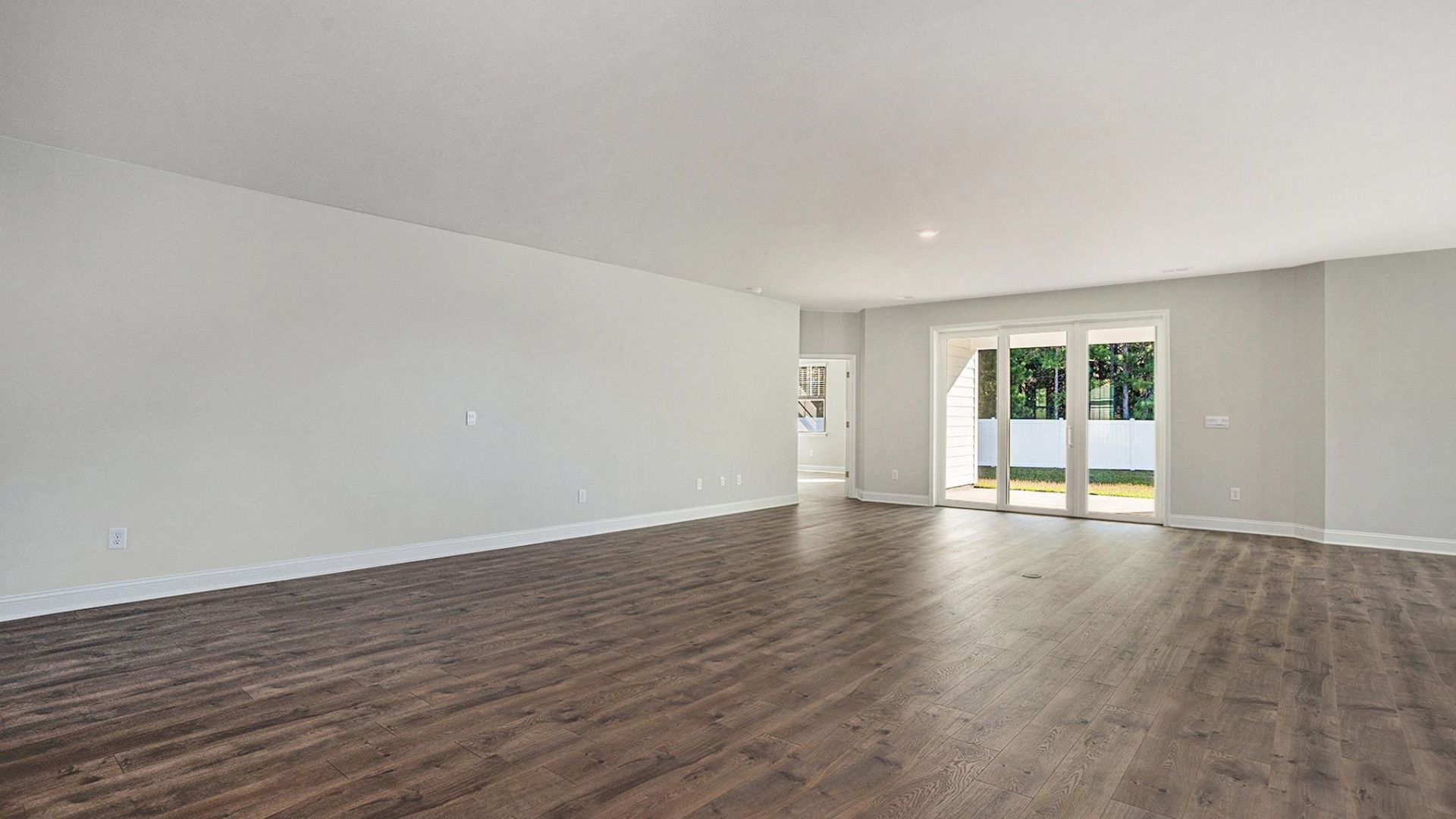 917 Ireland Dr. Photo 4