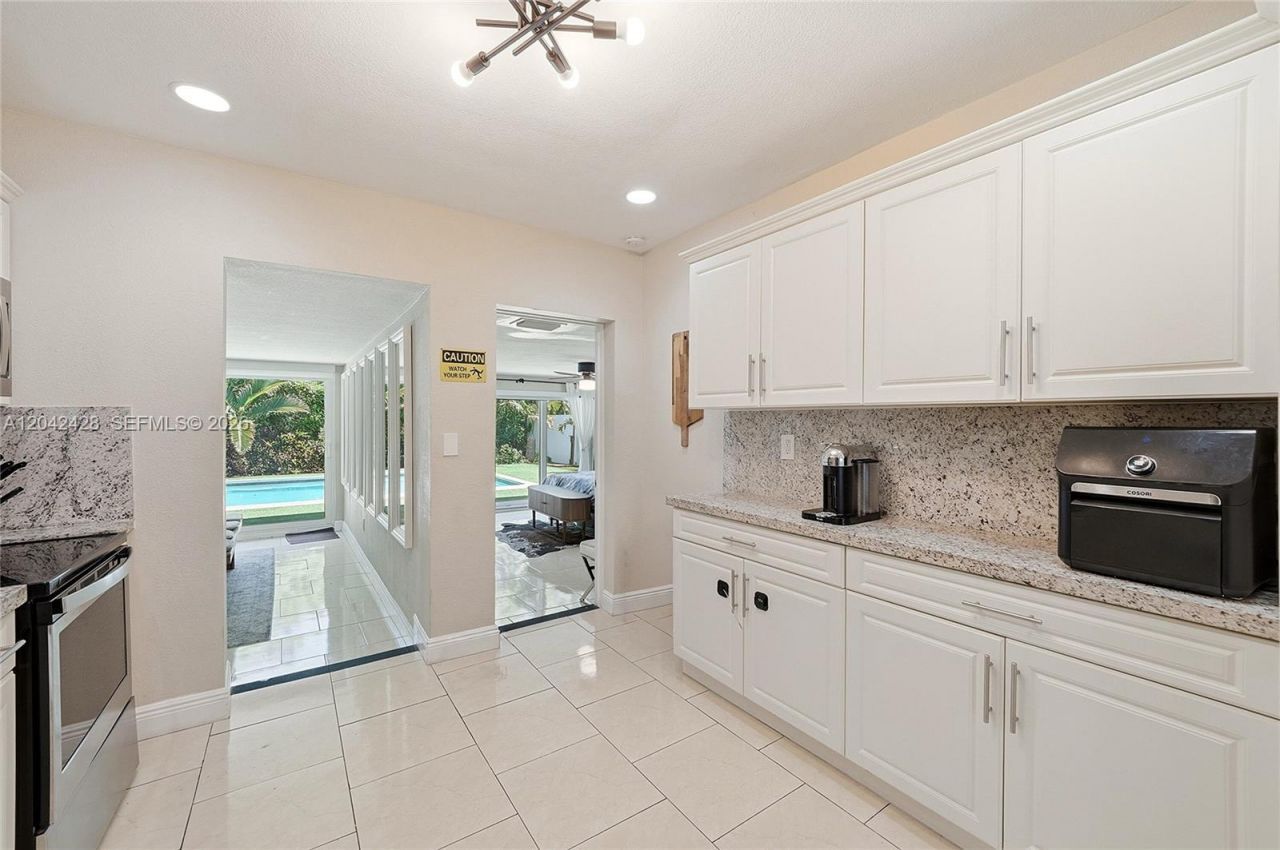 110 NW 125th St, North Miami, FL 33168 Photo