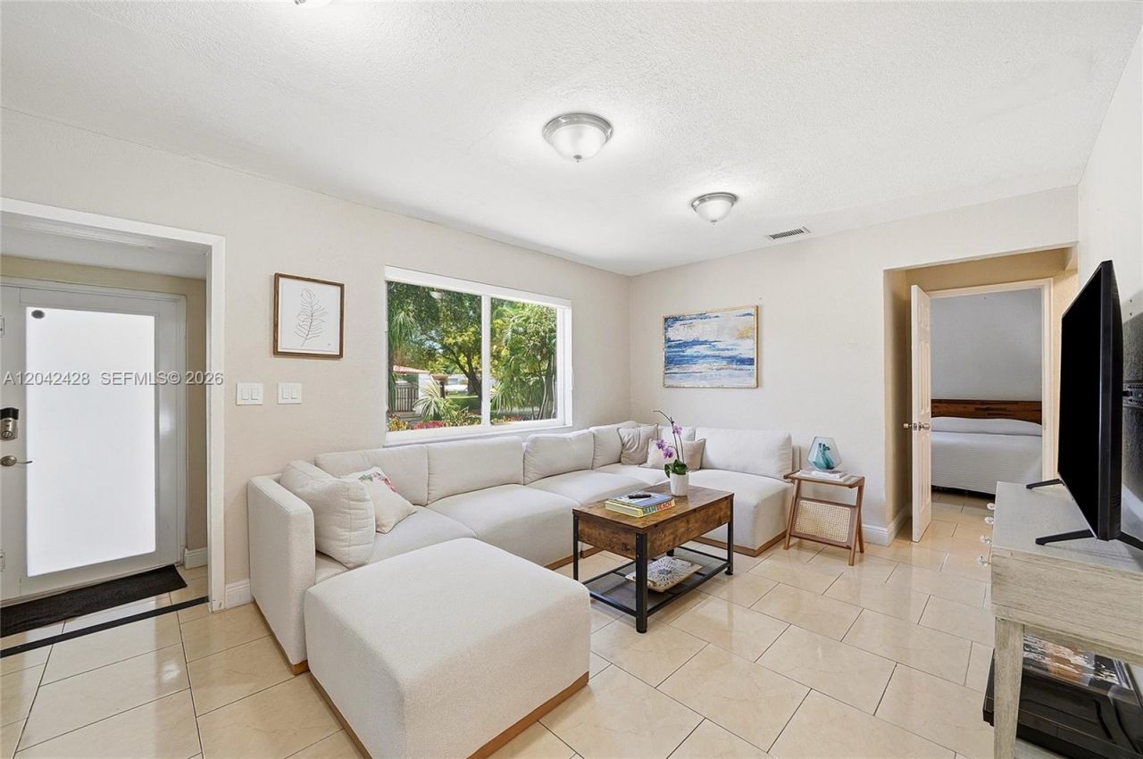 110 NW 125th St, North Miami, FL 33168 Photo