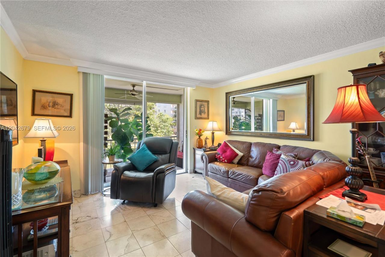 2851 Leonard Dr, Unit J210, Aventura, FL 33160 Photo