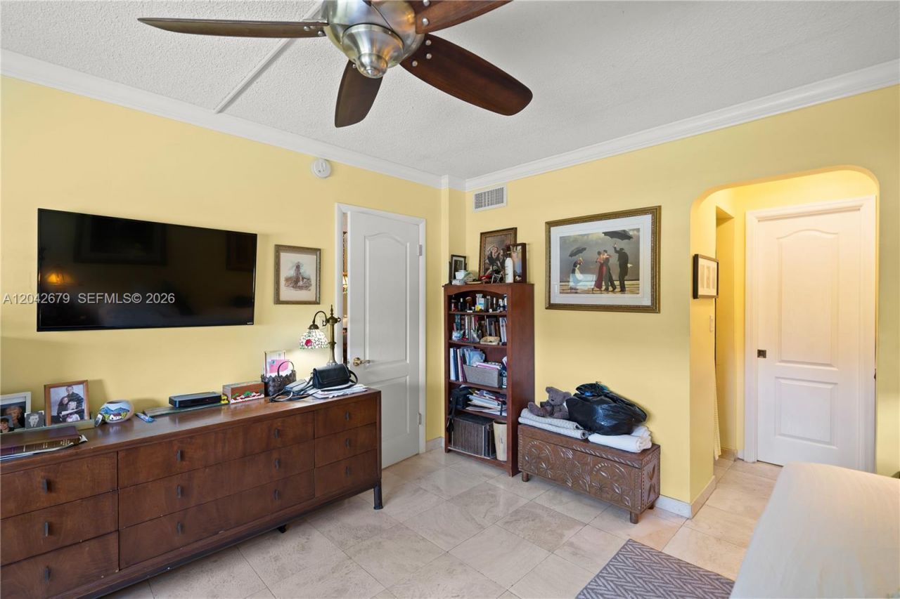 2851 Leonard Dr, Unit J210, Aventura, FL 33160 Photo