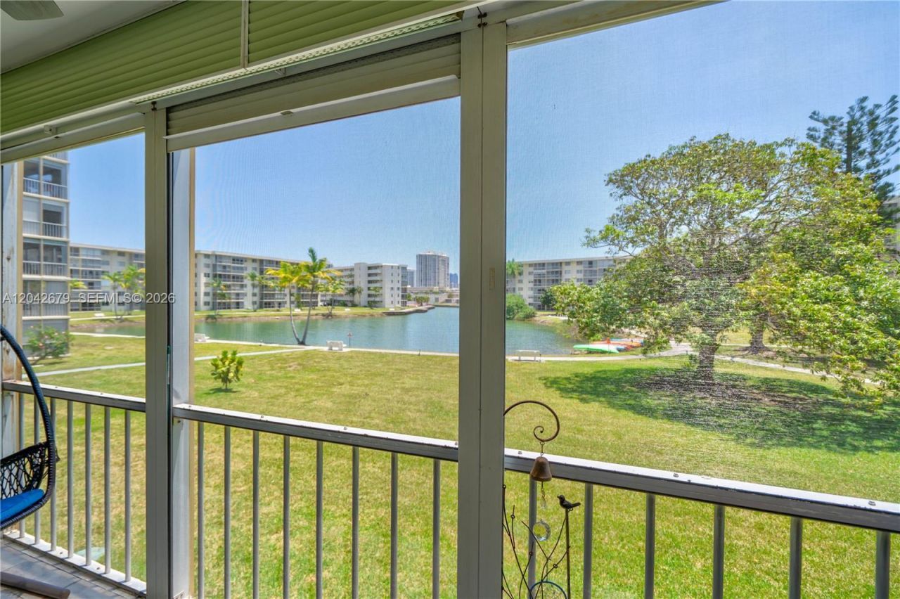 2851 Leonard Dr, Unit J210, Aventura, FL 33160 Photo