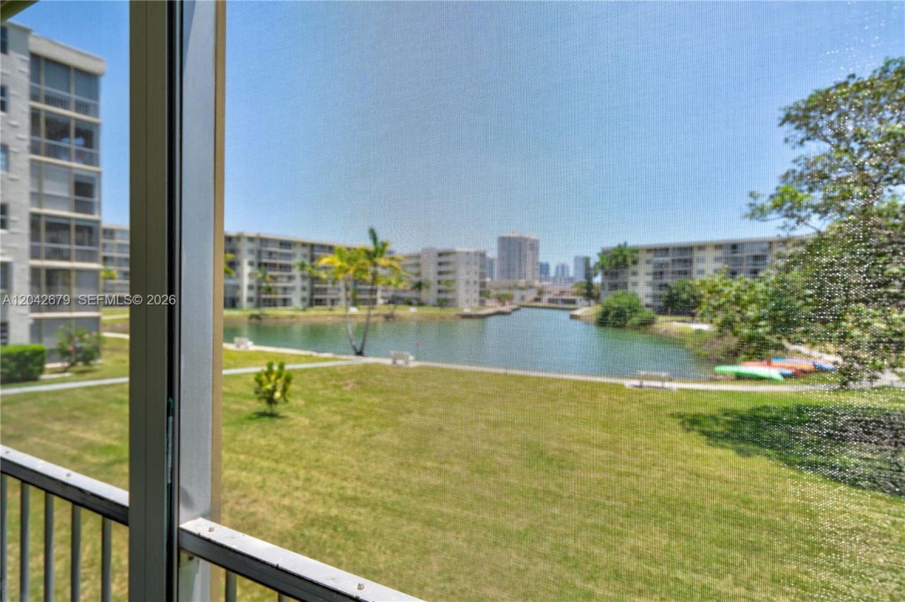 2851 Leonard Dr, Unit J210, Aventura, FL 33160 Photo