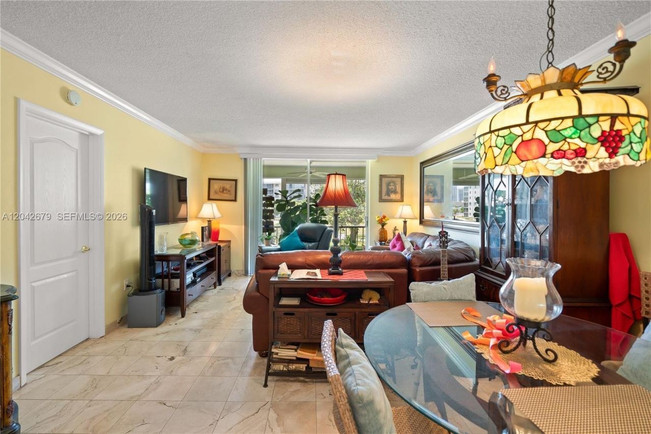 2851 Leonard Dr, Unit J210, Aventura, FL 33160 Photo