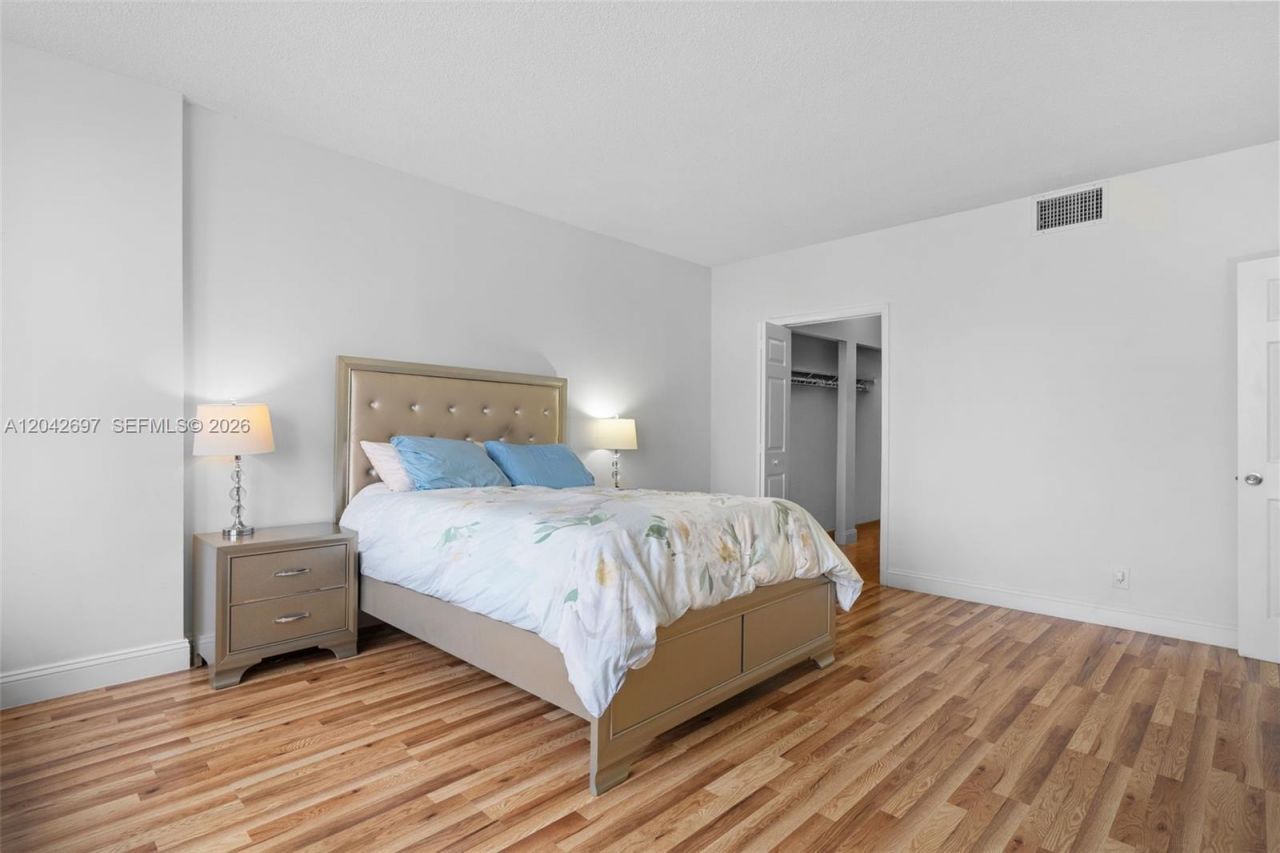 1817 S Ocean Dr, Unit PH28, Hallandale Beach, FL 33009 Photo