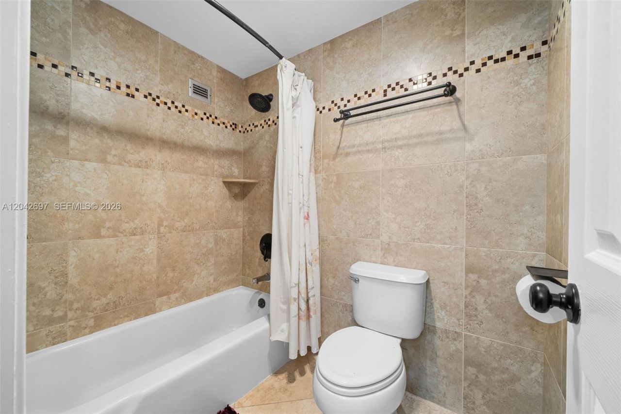 1817 S Ocean Dr, Unit PH28, Hallandale Beach, FL 33009 Photo