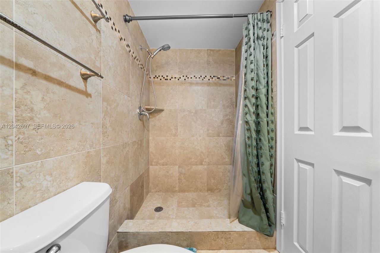 1817 S Ocean Dr, Unit PH28, Hallandale Beach, FL 33009 Photo