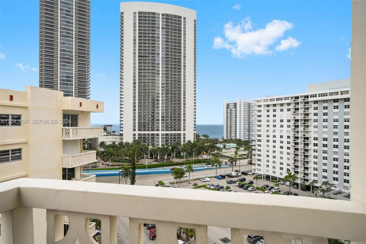 1817 S Ocean Dr, Unit PH28, Hallandale Beach, FL 33009 Photo
