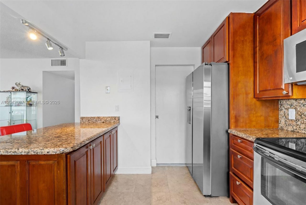1817 S Ocean Dr, Unit PH28, Hallandale Beach, FL 33009 Photo