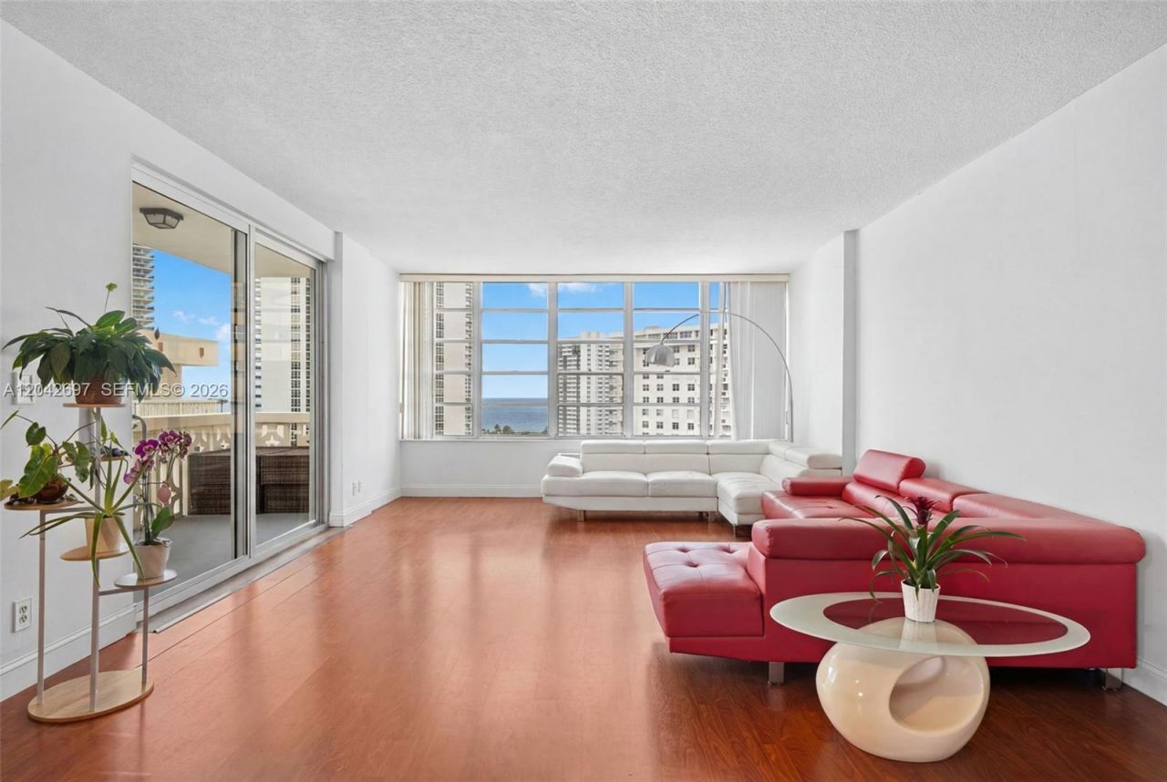 1817 S Ocean Dr, Unit PH28, Hallandale Beach, FL 33009 Photo