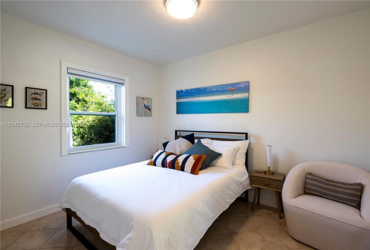 1745 SW 11th Ter, Unit 1745, Miami, FL 33135 Photo