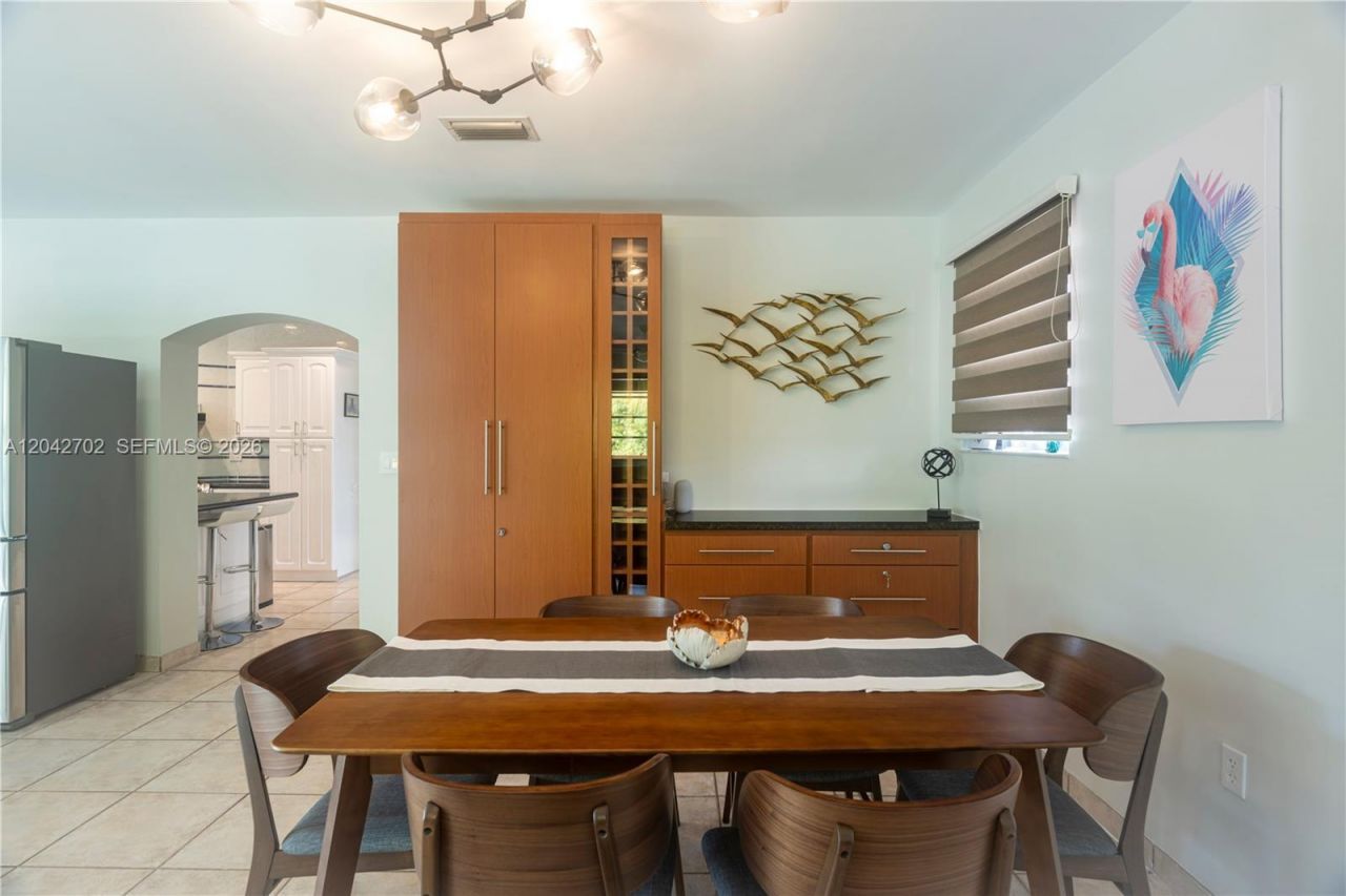1745 SW 11th Ter, Unit 1745, Miami, FL 33135 Photo