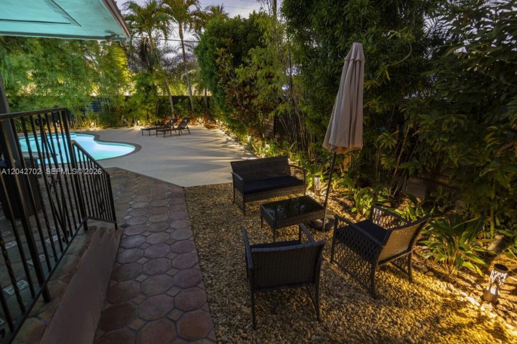1745 SW 11th Ter, Unit 1745, Miami, FL 33135 Photo