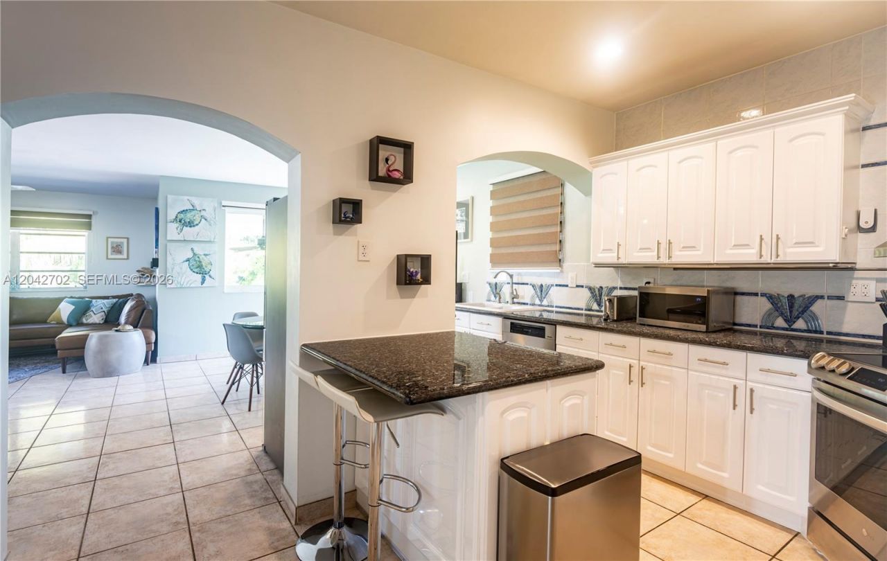 1745 SW 11th Ter, Unit 1745, Miami, FL 33135 Photo