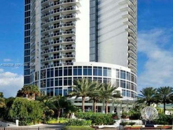 18001 Collins Ave, Unit 1702, Sunny Isles Beach, FL 33160