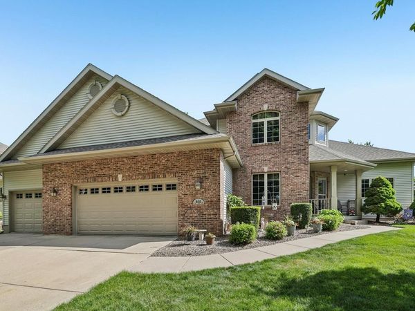 610 Pleasant Valley Parkway, Waunakee, WI 53597