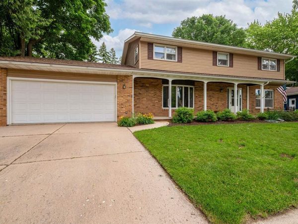 1040 MARICOPA DRIVE, Oshkosh, WI 54904