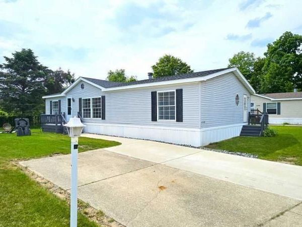 5540 Plumeria Street, Kalamazoo, MI 49009