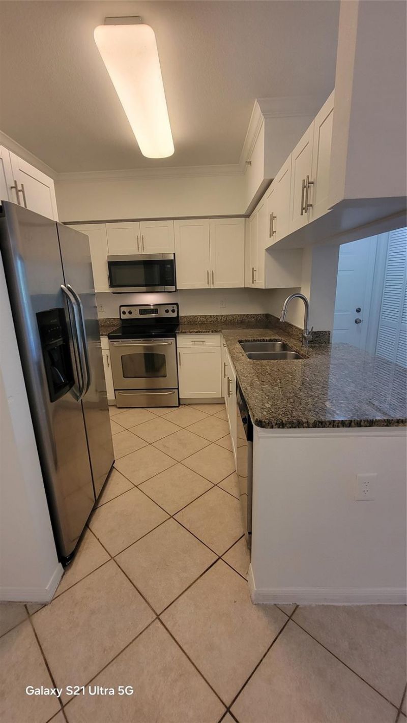 6533 Emerald Dunes Drive, Unit 205, West Palm Beach, FL 33411 Photo
