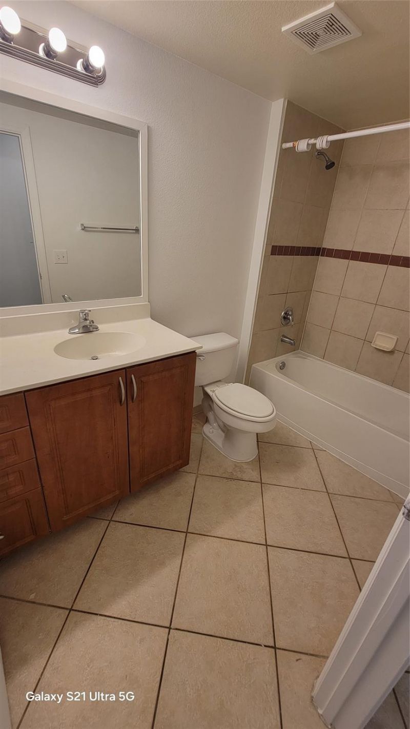 6533 Emerald Dunes Drive, Unit 205, West Palm Beach, FL 33411 Photo